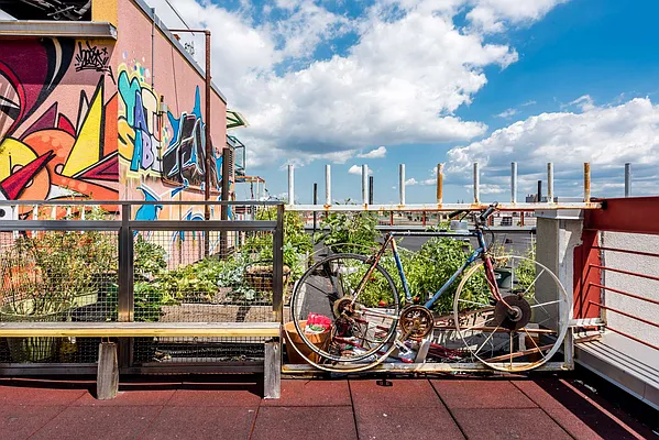 Rented by Nooklyn NYC LLC | media 97