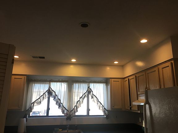 4th image of 214 Concord Ln