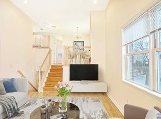 295 Roslyn Ct, West New York, NJ 07093