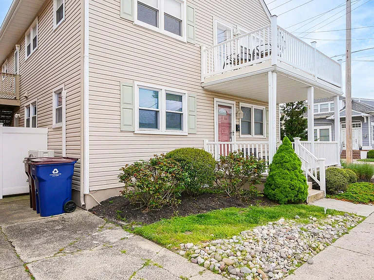 24 N Wyoming Ave — Photo 3
