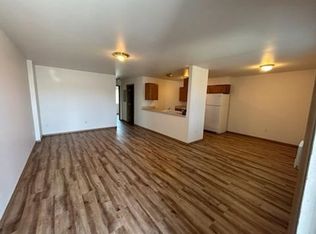 66 SW 3rd St APT 2, Madras, OR 97741