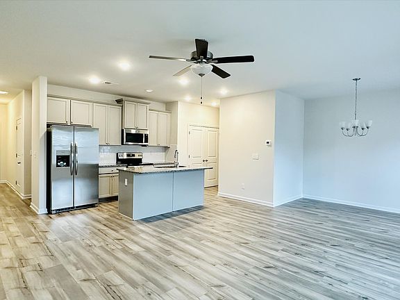 5th image of 4561 Bishops Ln