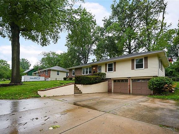 3rd image of 507 E Leslie Dr
