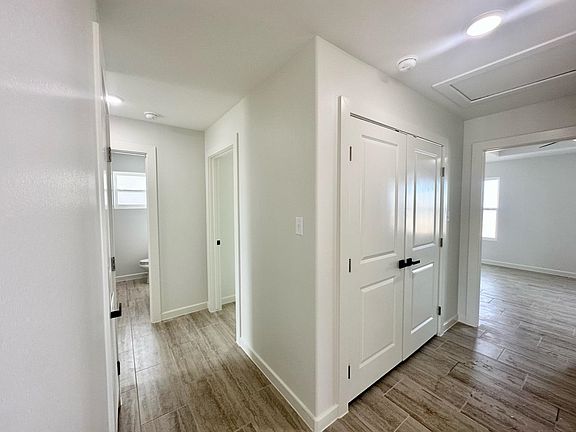 4th image of 130 Gillian Dr