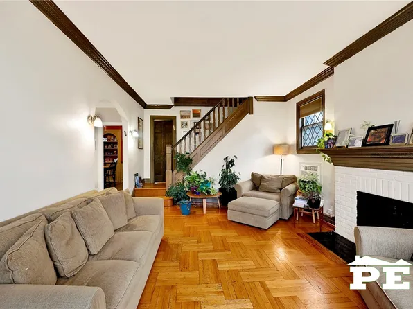 1743 East 33rd Street image 6 of 34