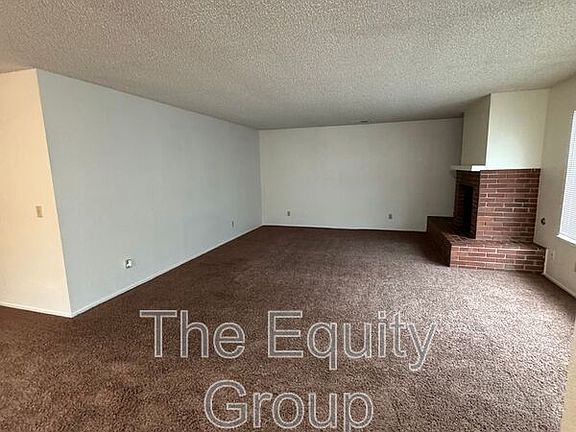 3rd image of 5646 W Hillsdale Ave