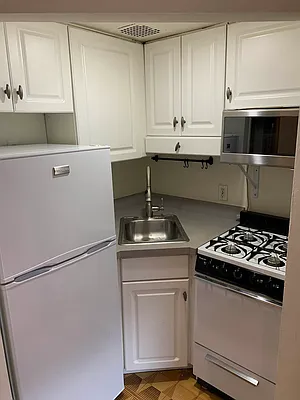 Rented by Guidance Realty Corp. | media 4