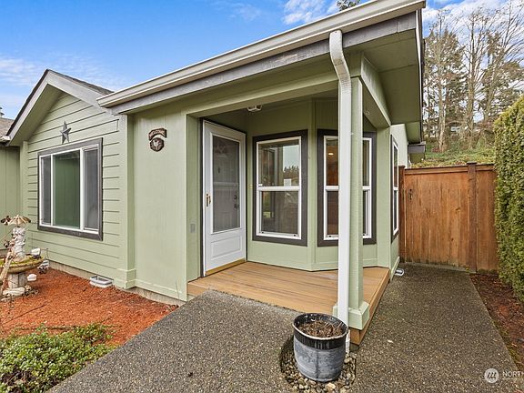3rd image of 19615 100th Ave E #60