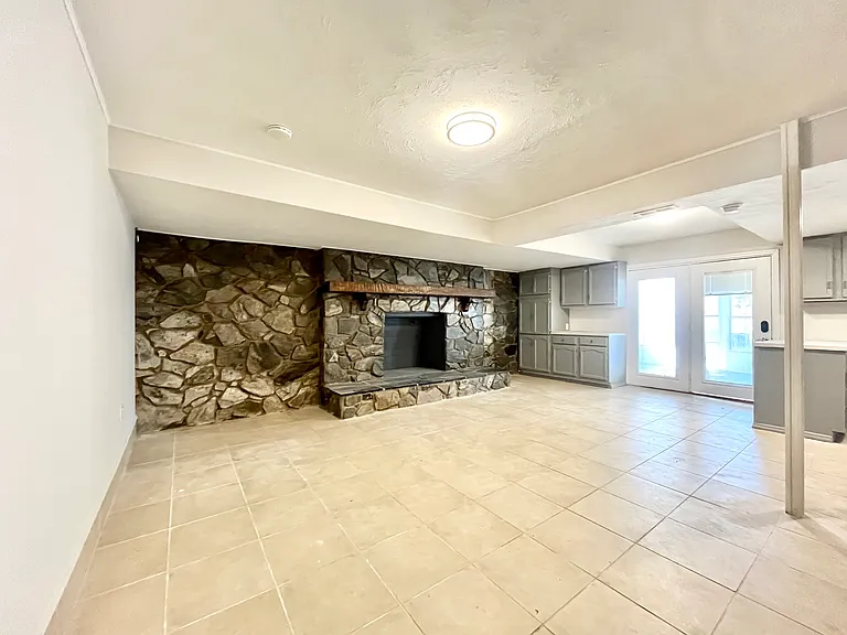 1727 Triangle Cir — Photo 31