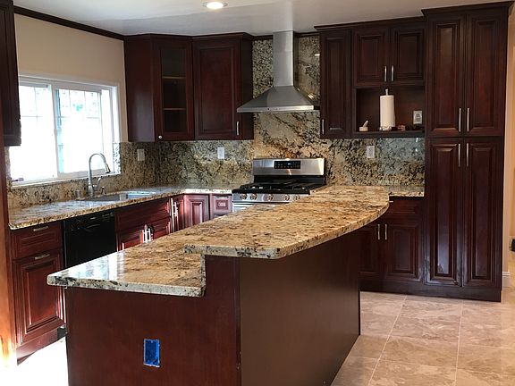 4th image of 12717 Plymouth Dr