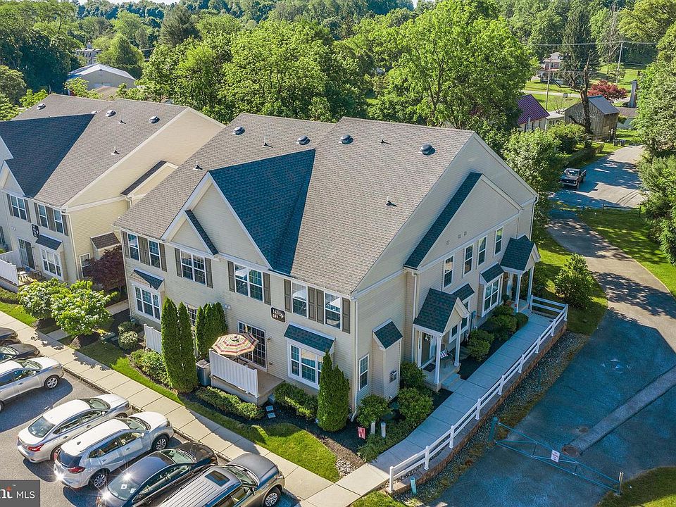1st image of 147 Granite Ln #8