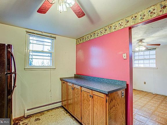 5th image of 4132 Hoffman Dr