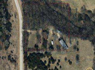 1744 SW Hodges Rd, Topeka, KS 66615