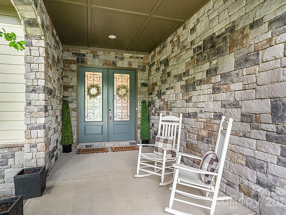 5th image of 17405 Hawkwatch Ln