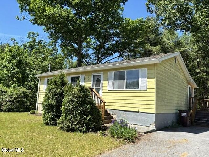 2nd image of 41 Red Oak Lane