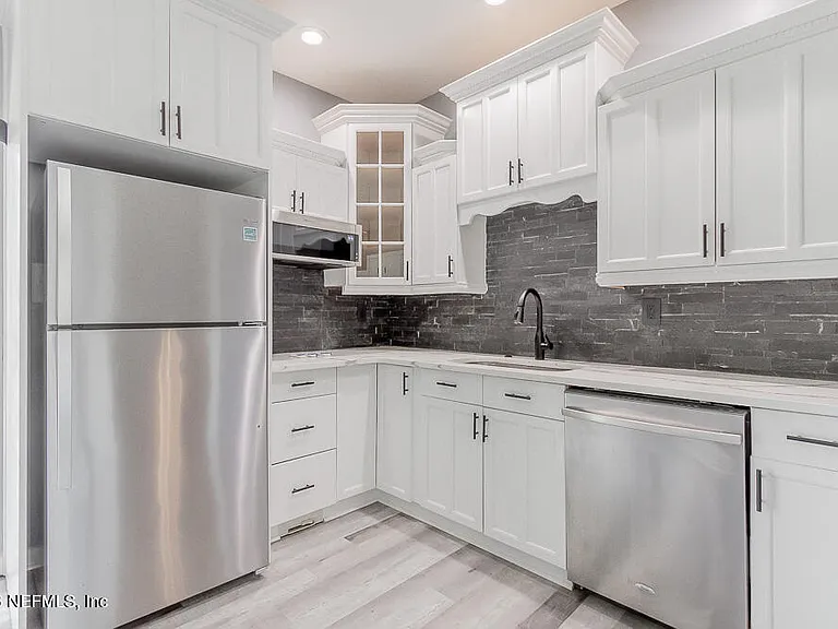 1770 Victoria Chase Ct — Photo 17