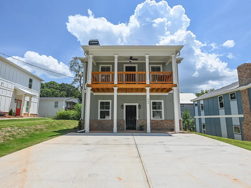 260 Rosa Nell Howard St