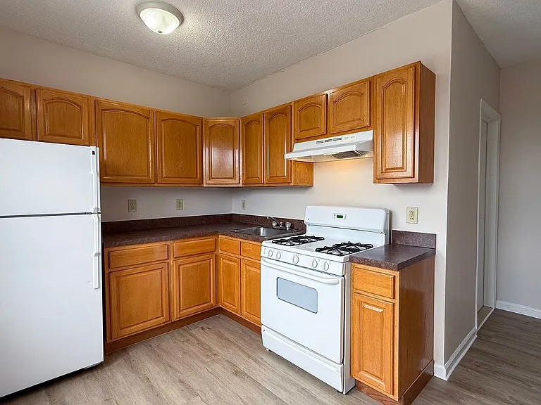 26 Congress St / Luca Investments LLC — Photo 24