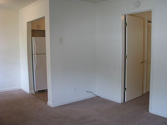 2nd image of 1204 Carlton Ave APT 5