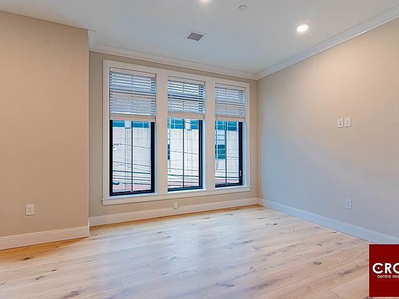 3rd image of 156 Everett St #301A
