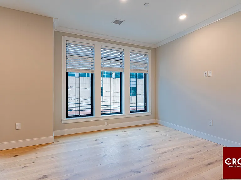 156 Everett St #301A — Photo 3