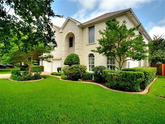 2nd image of 3002 Cedar Elm Ln