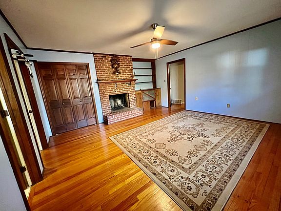2nd image of 410 North St