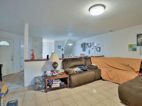 5th image of 7180 Rosanna St