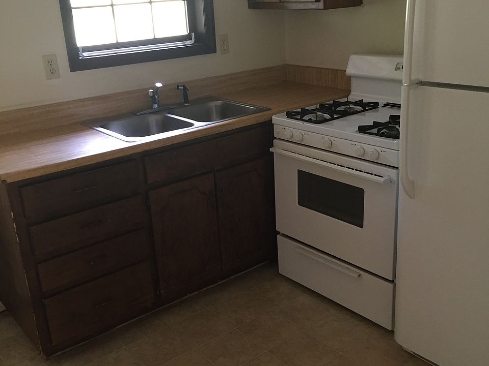 2nd image of 48 Joy Dr
