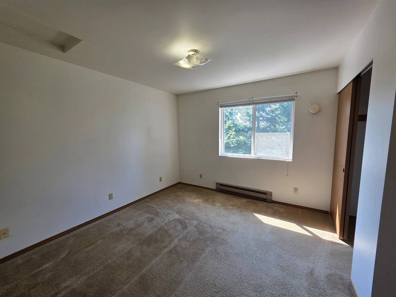 2 bed, 880 sqft, $1,695 — Photo 3