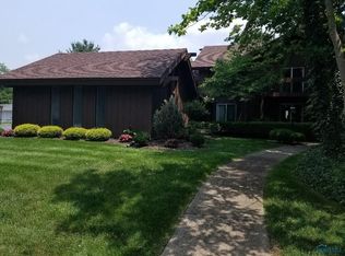 4058 Newcastle Dr APT 4, Sylvania, OH 43560