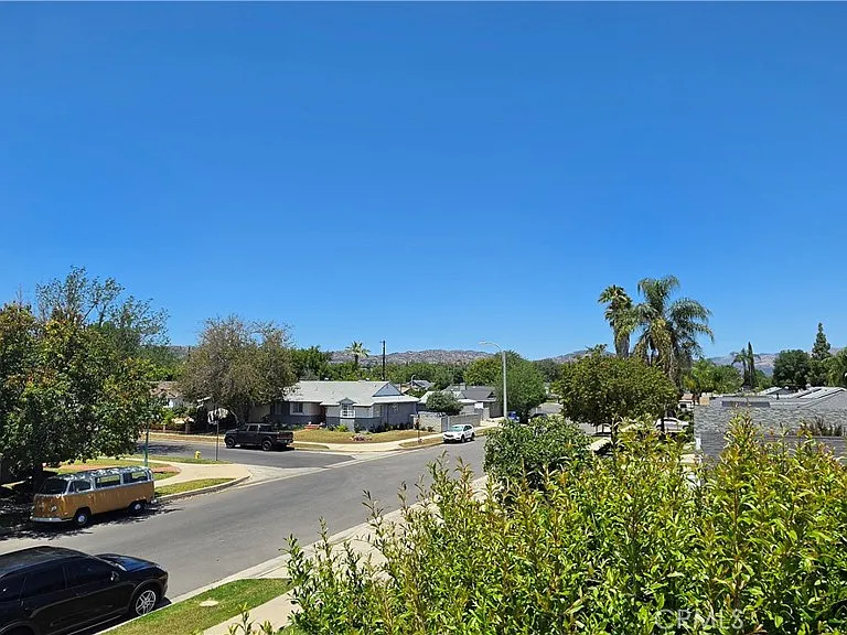 6518 Royer — Photo 8
