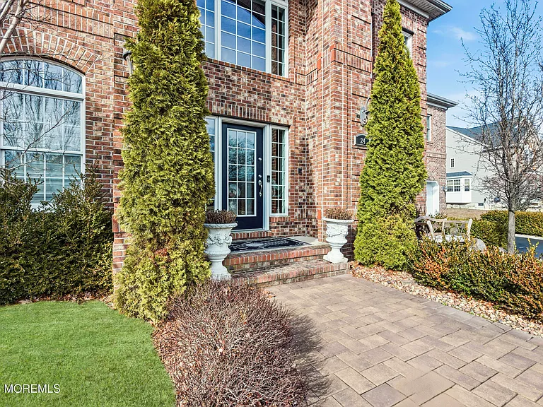 24 Parkside Dr — Photo 10