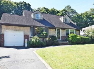 90 Cornell Drive, Smithtown, NY 11787