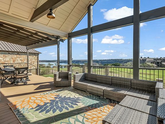 4th image of 30 Oyster Bay