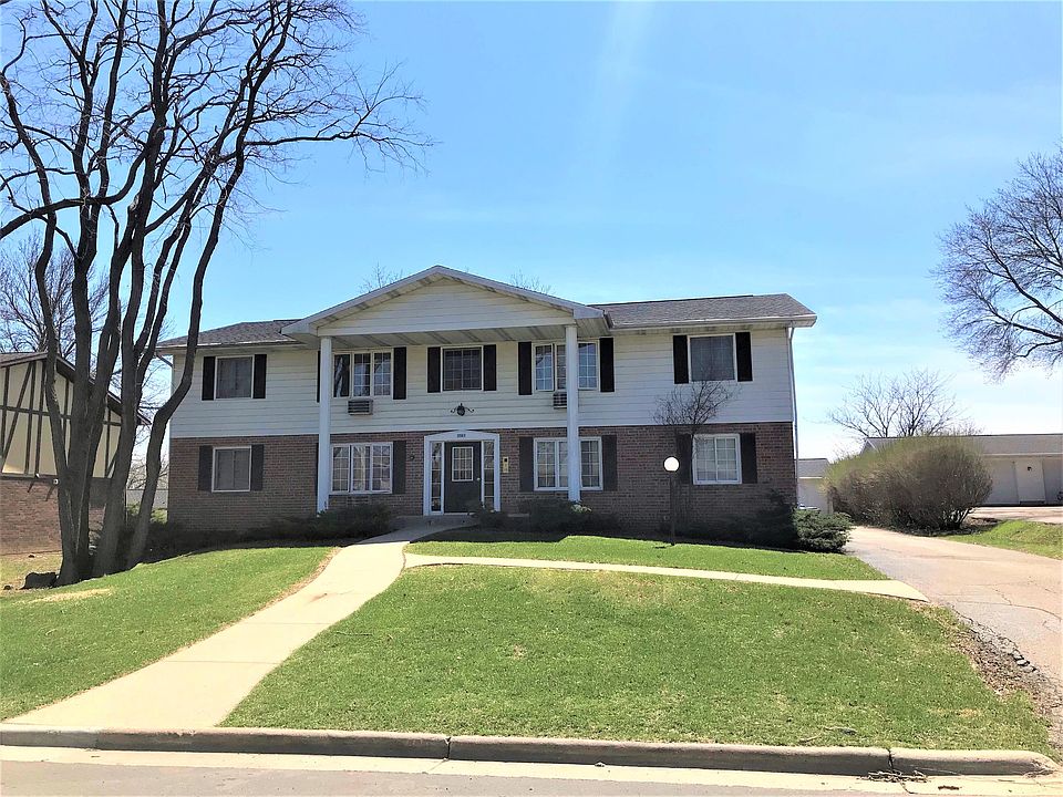 2361 Chalet Gardens Rd, Fitchburg