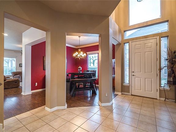 4th image of 3804 Crown Ct