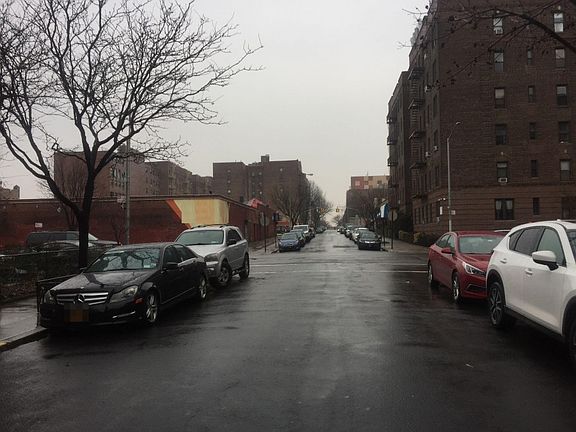 4th image of 4810 43rd Ave #4C