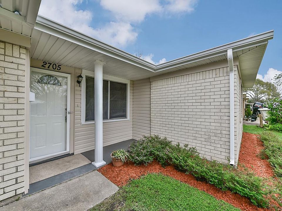 1st image of 2705 Estate Dr