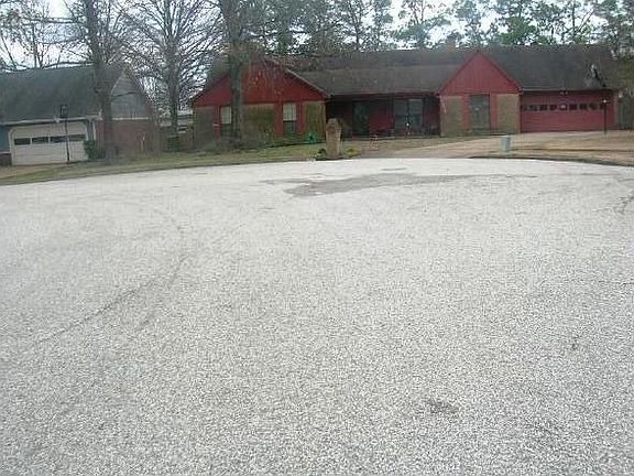 3rd image of 4661 Blandford Dr