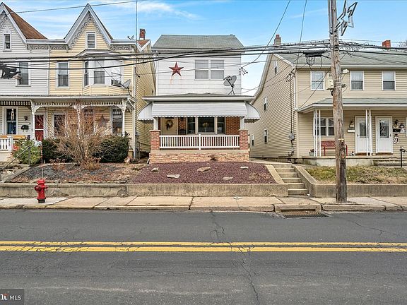 3rd image of 429 W Columbia St