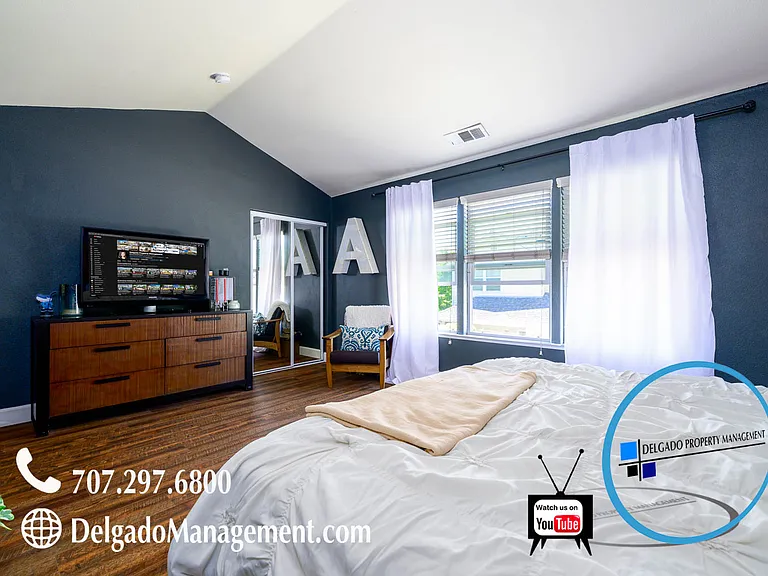 516 W J St — Photo 28