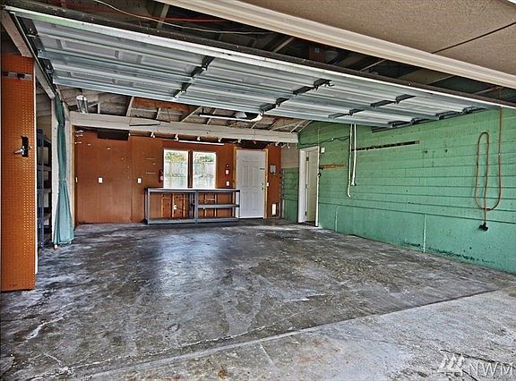3rd image of 131 152nd Pl NE