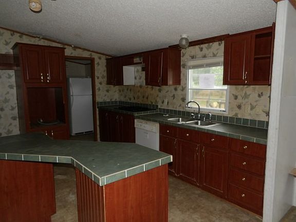 5th image of 2907 Green Ln
