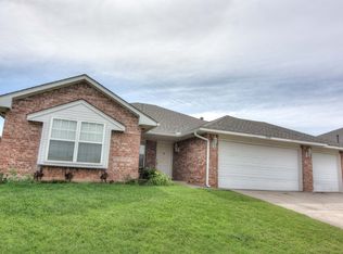 2705 Deer Chase Cir, Norman, OK 73071