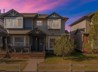 2066 N Luxstone Blvd SW #201, Airdrie, AB T4B0L1