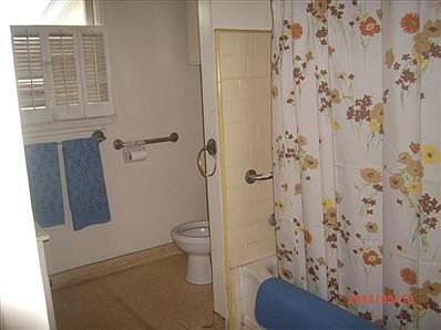 4th image of 1325 E Cornell Ave