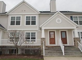 1086 Cobblestone Rd, Holland, MI 49423