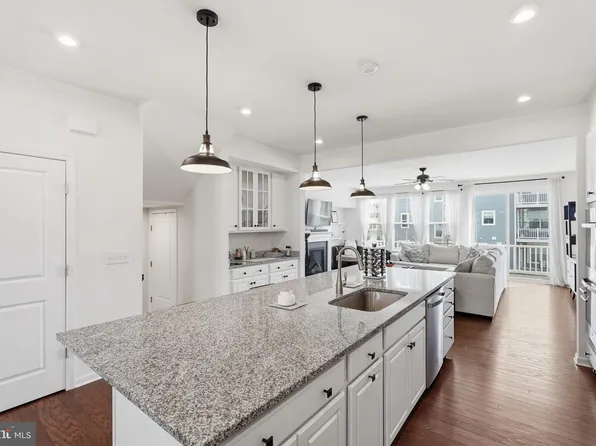 13044 Jessica Grove Pl, Woodbridge, VA 22192