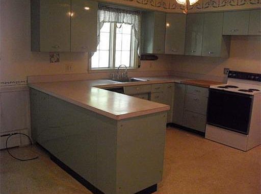 2nd image of 44 Colton Ln